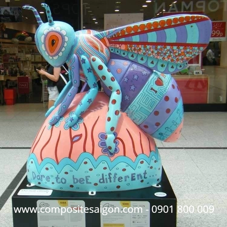 mo hinh composite ngoai troi 1 9384 - Mô hình composite ong chúa trang trí không gian ngoài trời